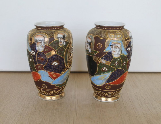 Image 1 of Satsuma Moriage set of 2 small vases, beautiful and authentic!