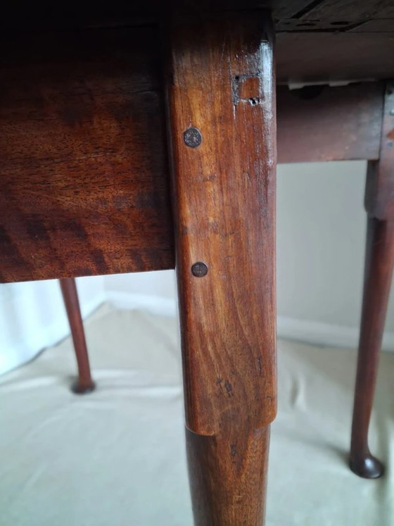 Image 1 of Authentic 18thc Georgian Oval Mahogany Gate-leg Drop-Leaf Dining Table / Pad Feet