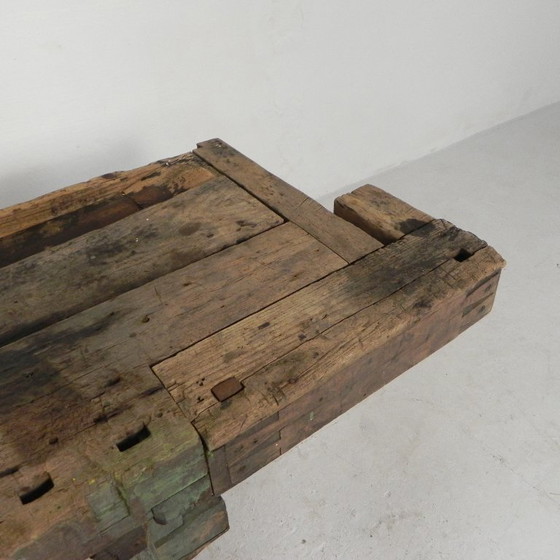 Banco de trabajo industrial de madera con tornillo de banco, 194 cm de largo, década de 1930. (photo 30 of 34)