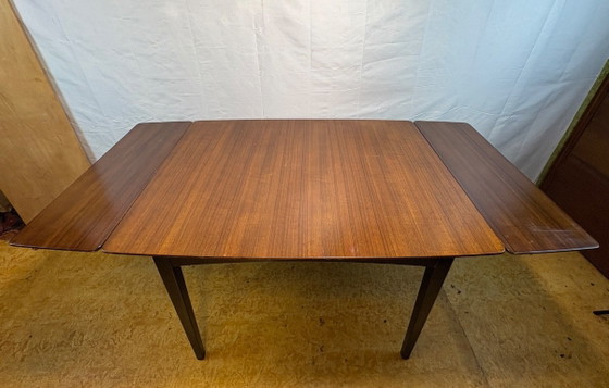Salles à manger complètes vintage en teck du milieu du siècle | Table extensible & 4 chaises | Années 60 (photo 5 of 14)