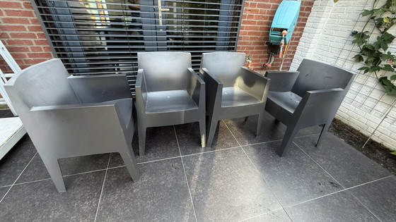 8 sillas de jardín de juguete | Philippe Starck para Driade – Plastic (photo 7 of 11)