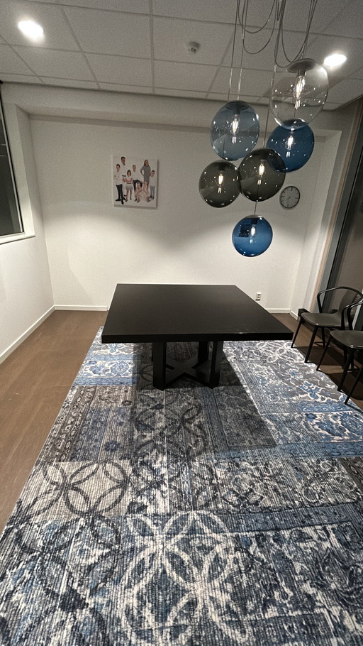 Van Rossum dining table