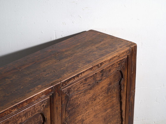 Credenza in pino con due ante e pannelli smerlati – Cina, circa 1950 – Credenze (photo 12 of 40)
