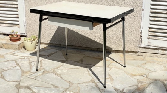 Image 1 of Table Bureau en formica à 2 rallonges vintage