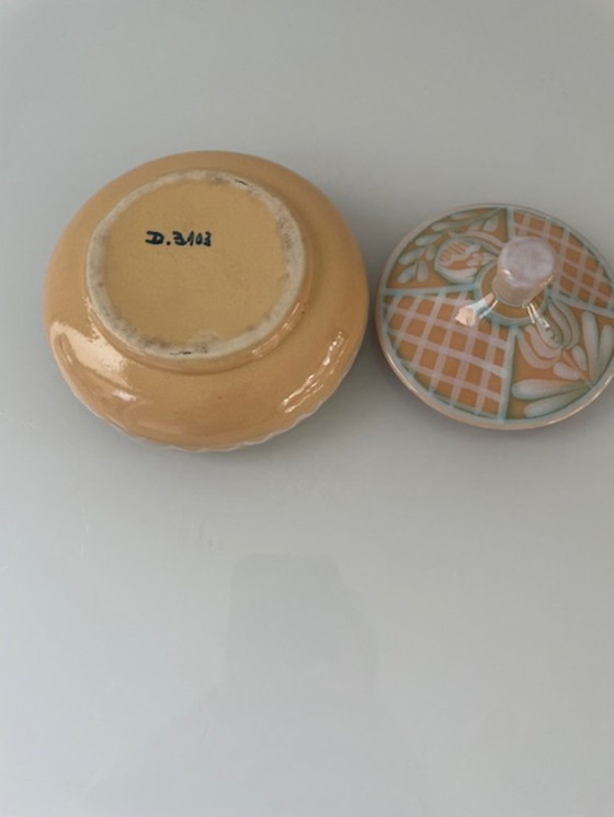 Image 1 of Caja de joyería pintada a mano en suaves tonos pastel