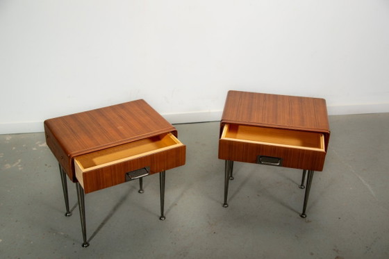 Image 1 of Comodini italiani in teak con dettagli in ottone. Circa 1970.