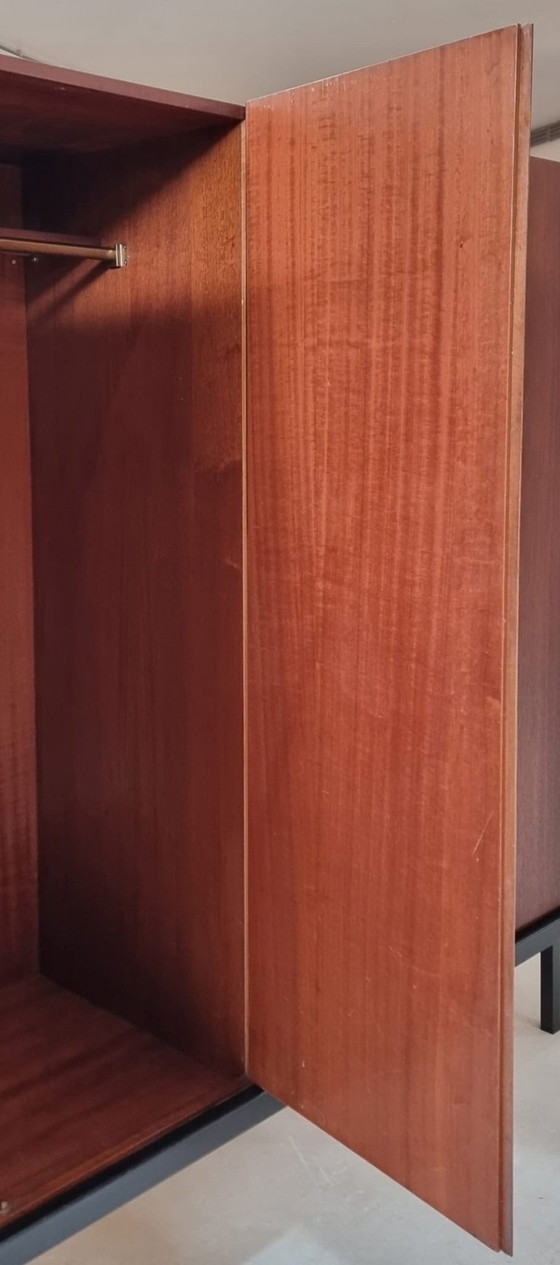 Image 1 of guardarropa de mediados de siglo