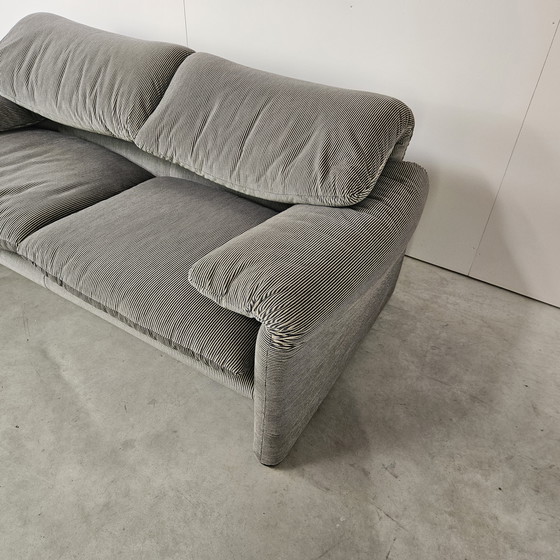 Image 1 of Italiaanse Cassina Maralunga, gestreept lichtgrijs/blauw