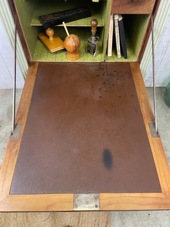 Image 1 of Secretaria de la década de 1950