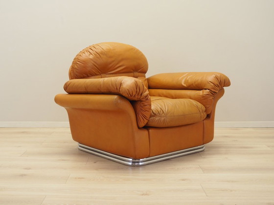Image 1 of Fauteuil orange, design de l'âge de l'espace, années 1960, production : Italie