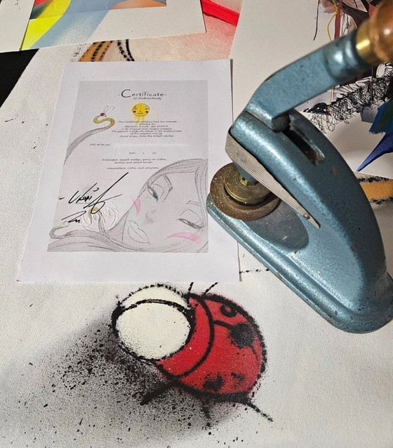 Image 1 of UTOPÍA - Niña llorando - Pintura de bellas artes enmarcada sobre papel