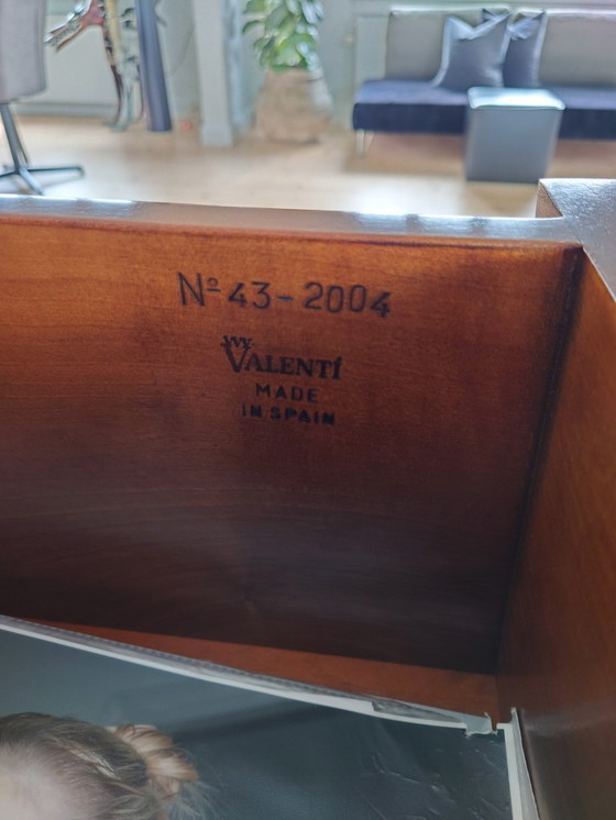 Image 1 of Cassettiere Valenti “Bruselas” – Design di lusso spagnolo 2004 – Dettagli in legno lucidato e ottone