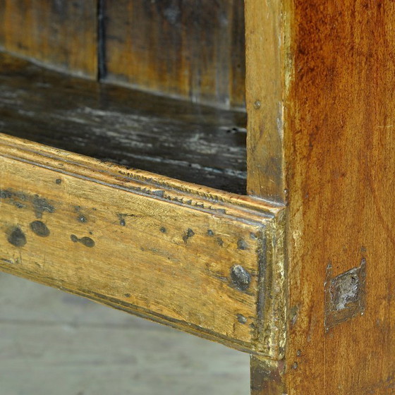 Image 1 of Cabinet en châtaignier espagnol, vers 1800