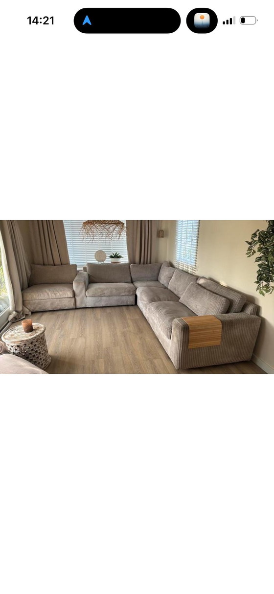 Image 1 of Große Loungebank-Elemente mit grauen Rippen 