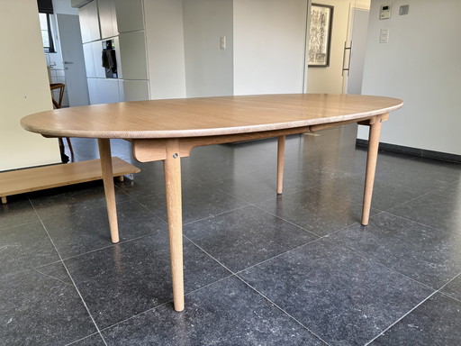 1x Carl Hansen & Son CH338 tafel + 2 verlengstukken 