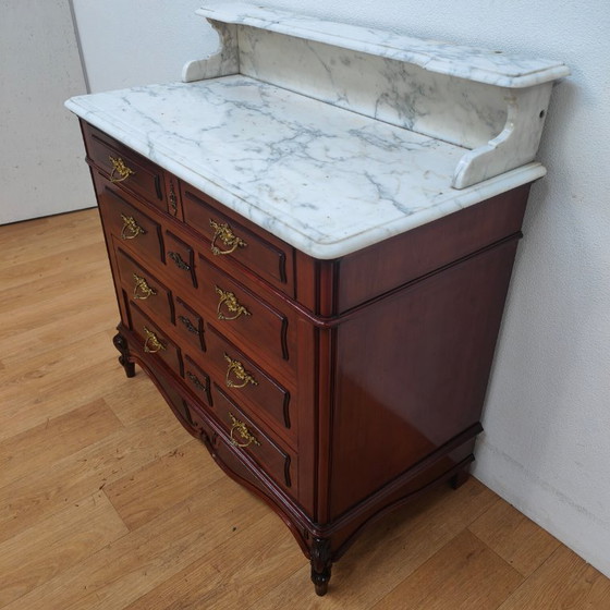 Image 1 of Commode ancienne de salle de bain avec plateau en marbre