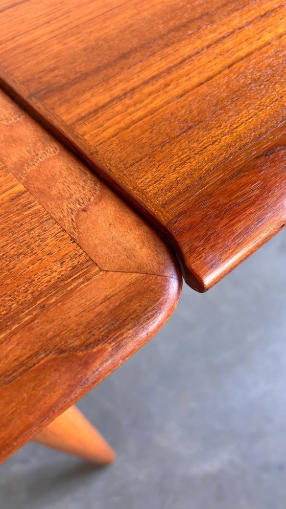 Image 1 of Table de salle à manger vintage en teck carré