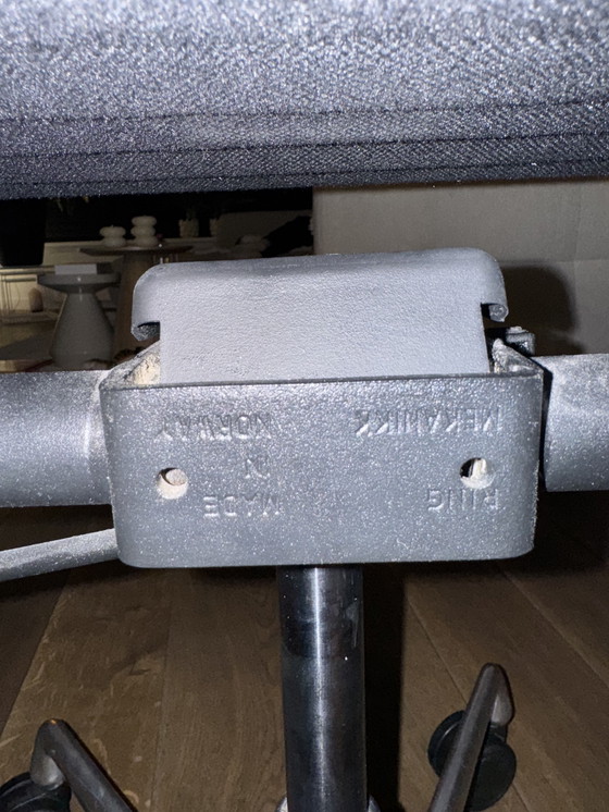 Image 1 of Vitra EA119