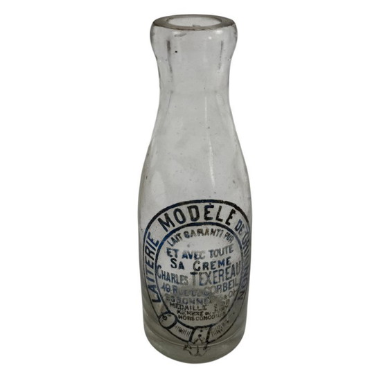 Image 1 of Collection de 42 bouteilles anciennes françaises de lait, de vin et de spiritueux
