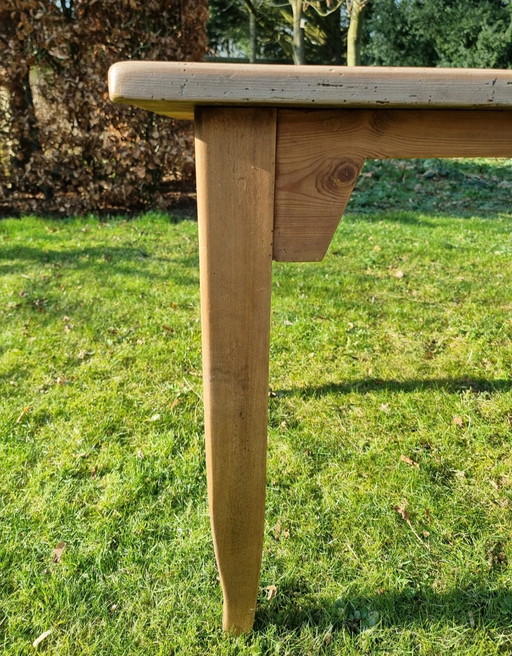 Table rectangulaire en bois