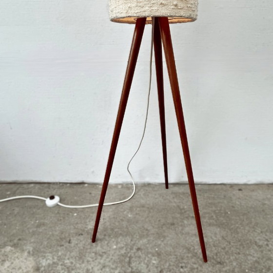 Image 1 of Lámpara de pie de mediados de siglo - trípode - teca - pantalla crema