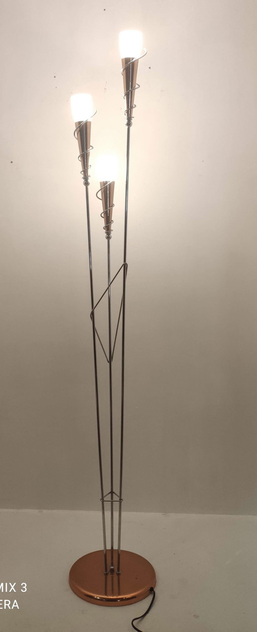 Massive Stehlampe