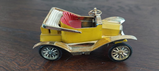Auto d'epoca in plastica mobile