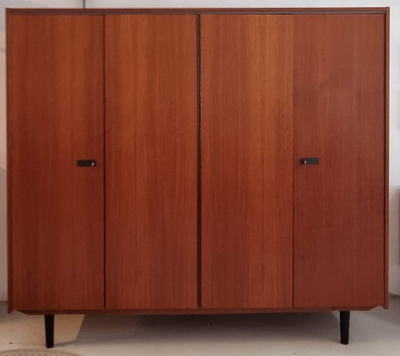 Armoire Mid Century – Wood (photo 3 of 23)