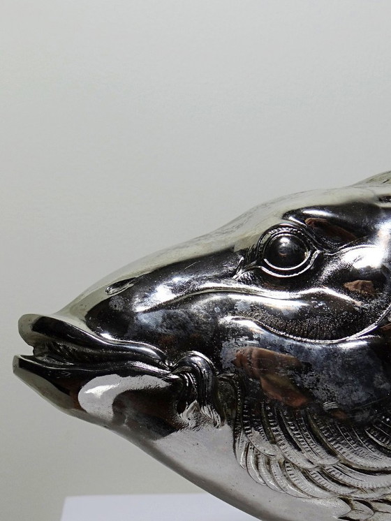 Image 1 of Grand plateau de service à saumon bois et métal argenté vintage années 60