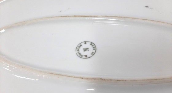 Image 1 of Piatto da portata ovale in porcellana d'epoca