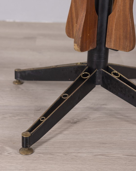 Image 1 of Tavolo rotondo vintage in legno degli anni '60 design Carlo Ratti per Lissoni