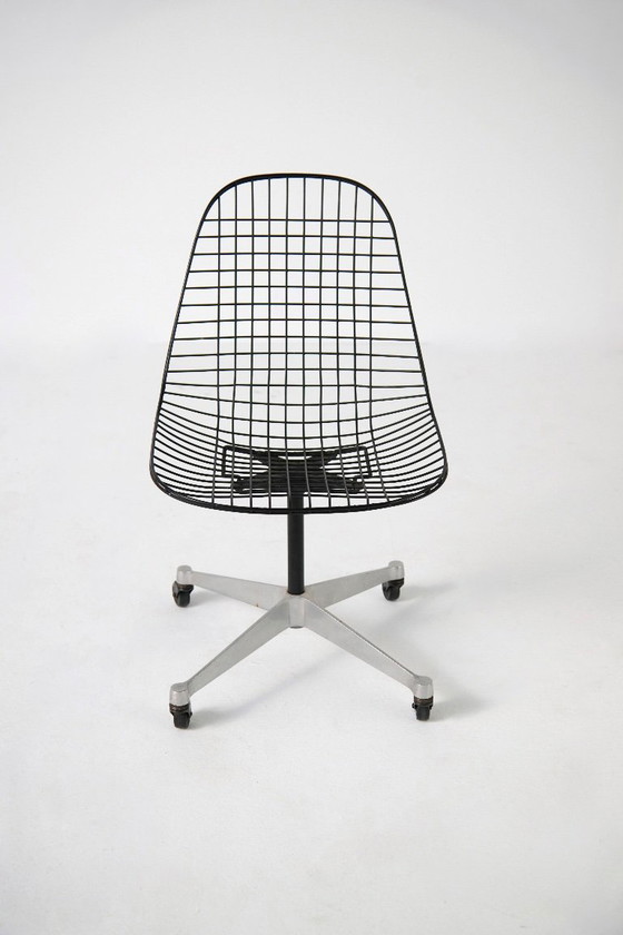 Image 1 of Eames Wire Chair | Swivel Wheels