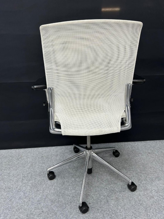 Image 1 of Vitra Meda office chair (refurbished)
