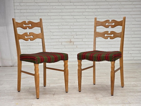 Image 1 of Set van 2 Deense eetkamerstoelen uit de jaren 70, meubelwol, massief eikenhout