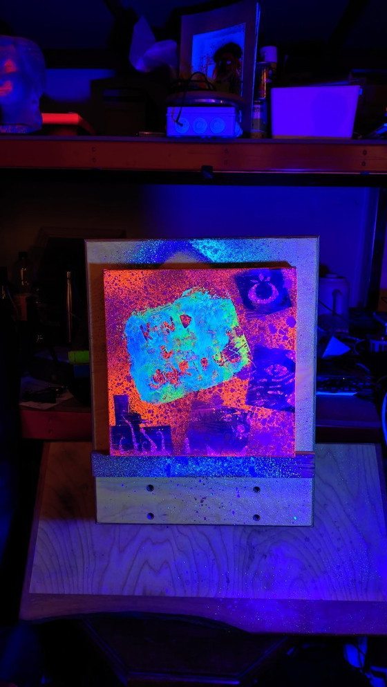 Image 1 of Et ludique - Philosophie visuelle utilisant le graffiti acrylique et les pochoirs