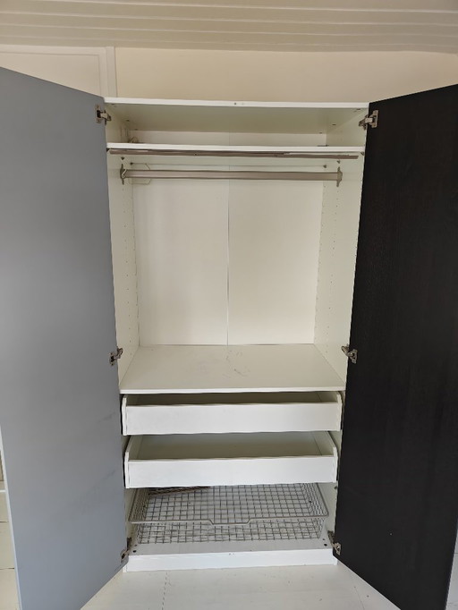 Beautiful IKEA wardrobe with FREE desk