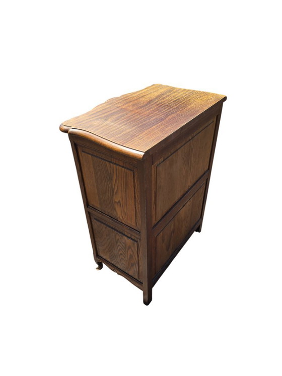 Small Louis XV style bedside table in oak – niche and 3 drawers – Nightstands, Wood (photo 4 of 5)