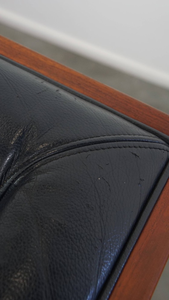 Image 1 of Divano a 2,5 posti Schuitema dal design Art Déco, con lavorazione in legno e pelle di vacchetta blu scuro