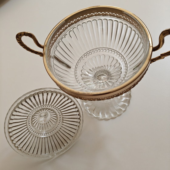 Image 1 of Elegante vintage glazen bonbonnière met messing details