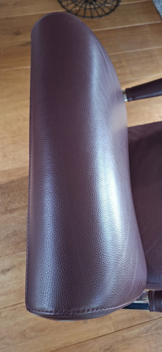 Image 1 of Fauteuil design en cuir de Kler Sa.