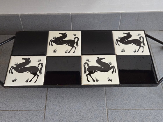Image 1 of Vintage keramische bijzettafel uit de jaren 50 met paardenmotief, in rockabillystijl uit de jaren 50.