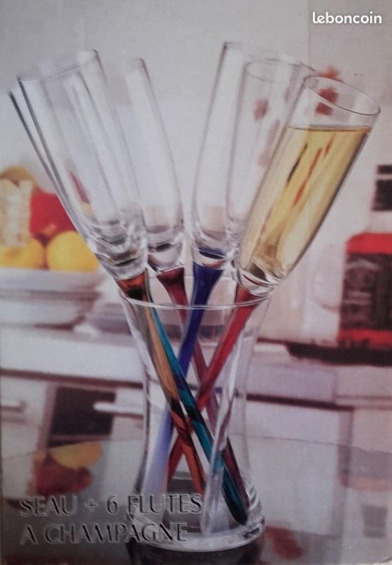 Image 1 of Service neuf Vintage de 6 flûtes à champagne en verre 