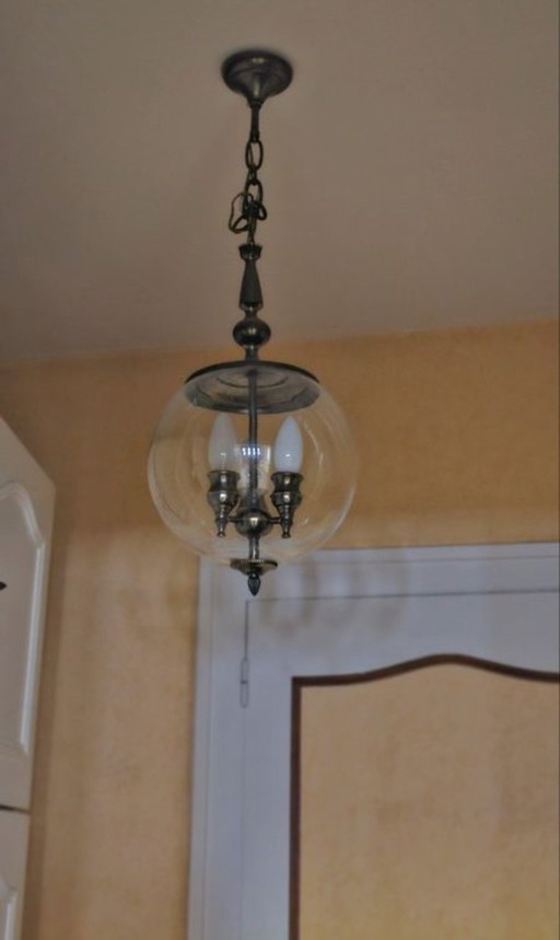 Vintage hanglamp in lantaarnstijl – Dikke glazen bol – 3 lampen – Gepatineerd metaal – kroonluchters, Metal
