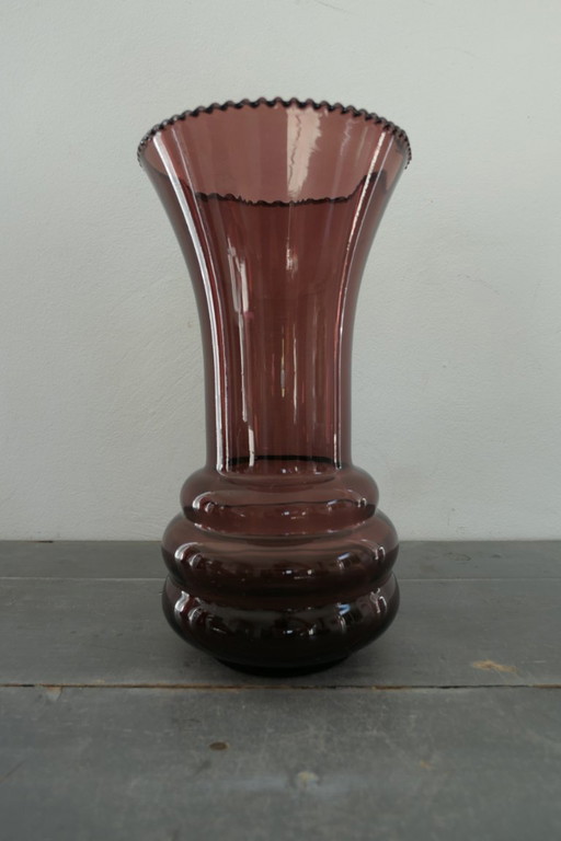 Vaso in vetro viola Art Déco Verreries Doyen