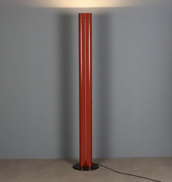 Megaron Stehleuchte in Rot von Gianfranco Frattini für Artemide, 1970er Jahre – Stehleuchten, Iron (photo 4 of 5)