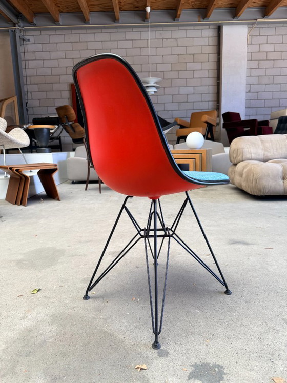 Vitra Eames DSR gestoffeerd (set van 4) – Eetkamerstoelen, Metal, Plastic (photo 8 of 9)