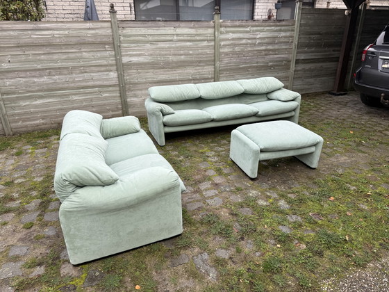 Image 1 of Vintage Cassina Maralunga-set – iconisch Vico Magistretti-ontwerp in zeldzaam mintgroen alcantara
