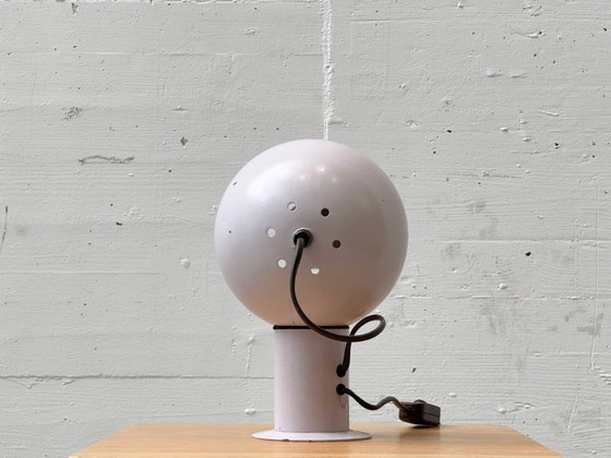 Image 1 of Set di 2 lampade da tavolo a forma di occhio magnetico, color lilla, Italia, anni '70