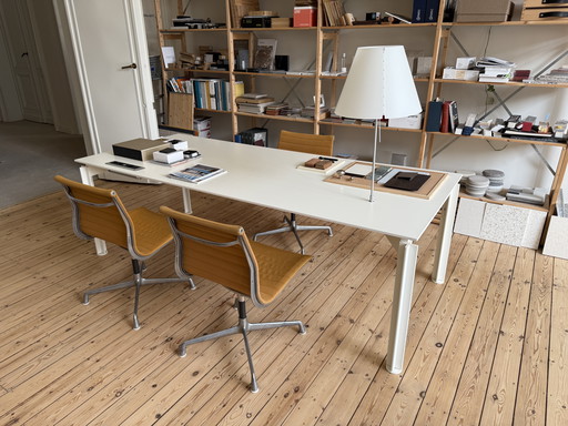 Set: 1x Bulo H2O Schreibtisch mit 4x Eames EA102 Herman Miller