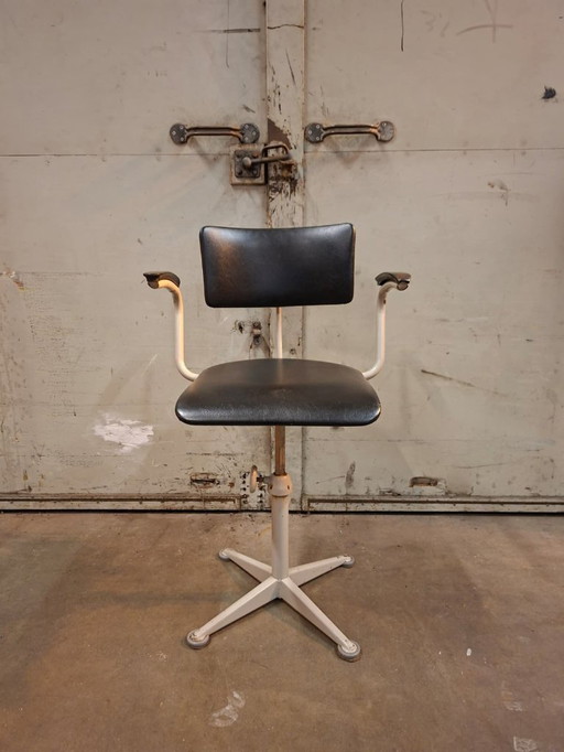 Vintage Ahrend Circle Architect office chair with arm from 1922